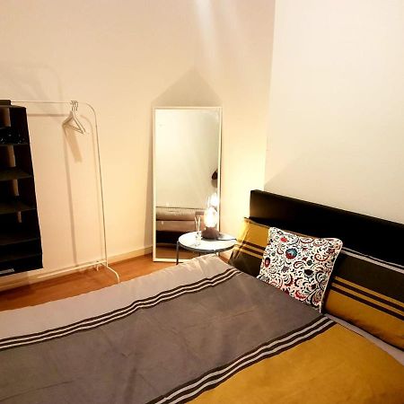 Budget House In Gants Hill Bed and Breakfast Ilford Exteriör bild