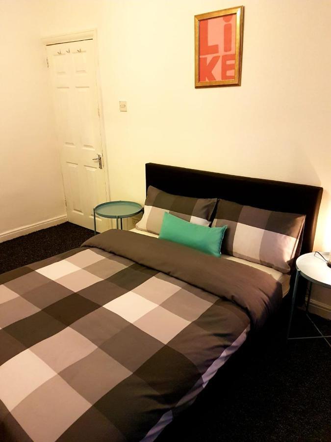 Budget House In Gants Hill Bed and Breakfast Ilford Exteriör bild